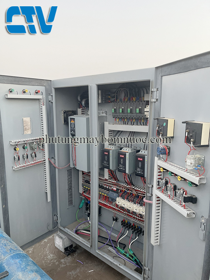 Tủ điện biến tần 37Kw điều khiển và bảo vệ động cơ máy bơm công nghiệp 37Kw